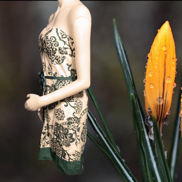 Green & White Floral Strapless Dress - Picture 2 of 5